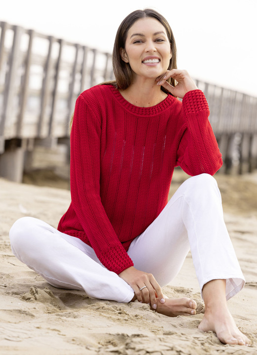 Basics - Pullover mit Ajourstreifen Ansicht 2 Basics - Pullover mit Ajourstreifen, in Größe 036 bis 052, in Farbe KIRSCHROT Ansicht 2