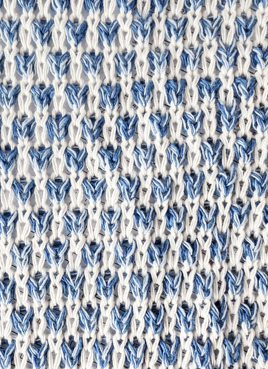 Strickjacken - Strickjacke mit aufwendiger Struktur, in Größe L(44/46) bis XS(32/34), in Farbe AZURBLAU-WEISS MELIERT Ansicht 2