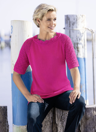 Pulli mit dekorativem Halsausschnitt