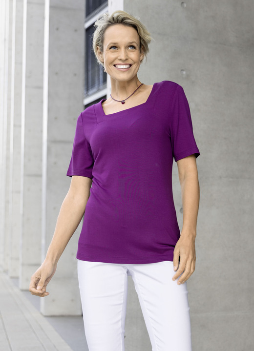 Kurzarm - Shirt mit interessantem Halsausschnitt in 3 Farben, in Größe 036 bis 054, in Farbe MARINE Ansicht 3