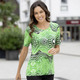 Kurzarm - Shirt mit silberfarbener Folie im Vorderteil in 2 Farben – Farbe GRÜN-WEISS – Ansicht 2 Kurzarm - Shirt mit silberfarbener Folie im Vorderteil in 2 Farben, in Größe 036 bis 054, in Farbe ROT-WEISS – Farbe GRÜN-WEISS – Ansicht 2