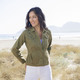 Blusen - Bestickte Jeansjacke – Farbe OLIV – Ansicht 2 Blusen - Bestickte Jeansjacke, in Größe 034 bis 050, in Farbe OLIV – Farbe OLIV – Ansicht 2