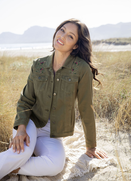 Blusen - Bestickte Jeansjacke, in Größe 034 bis 050, in Farbe OLIV Ansicht 6