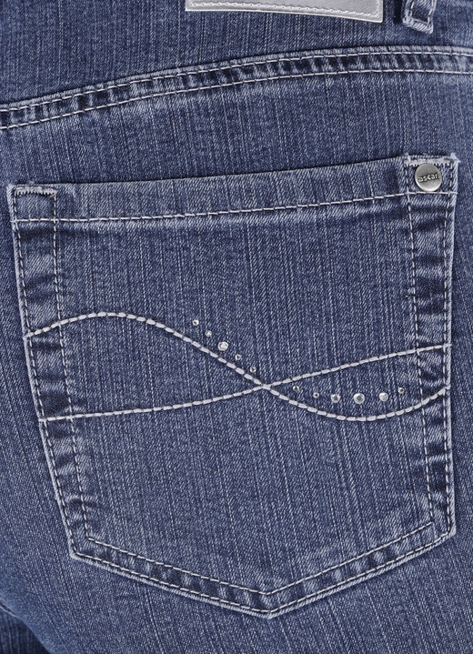 Hosen mit Knopf- und Reißverschluss - Komfortjeans ROMI, in Größe 018 bis 052, in Farbe JEANSBLAU Ansicht 3