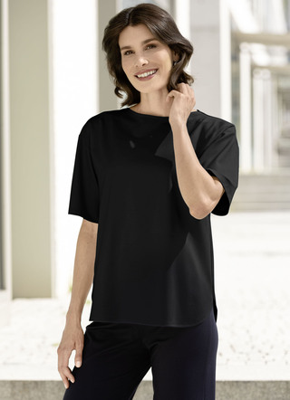 Shirt in legerer Form