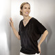 Anlassblusen - Poncho-Tunika mit Ziersteinen – Farbe SCHWARZ – Ansicht 2 Anlassblusen - Poncho-Tunika mit Ziersteinen, in Größe 036 bis 054, in Farbe SCHWARZ – Farbe SCHWARZ – Ansicht 2