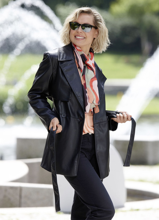 Lederimitatjacken - Jacke mit Gürtel aus Nappaleder-Imitat Lederimitatjacken - Jacke mit Gürtel aus Nappaleder-Imitat, in Größe 036 bis 052, in Farbe SCHWARZ