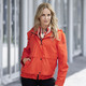 Kurz - Funktionsjacke mit fester Kapuze – Farbe CHILIROT – Ansicht 1 Kurz - Funktionsjacke mit fester Kapuze, in Größe 034 bis 052, in Farbe CHILIROT – Farbe CHILIROT – Ansicht 1