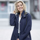 Kurz - Funktionsjacke mit kleinem Regenschild an der abnehmbaren Kapuze – Farbe NAVY – Ansicht 3 Kurz - Funktionsjacke mit kleinem Regenschild an der abnehmbaren Kapuze, in Größe 038 bis 054, in Farbe NAVY – Farbe NAVY – Ansicht 3