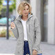 Kurz - Funktionsjacke mit abnehmbarer Kapuze – Farbe GRAU Kurz - Funktionsjacke mit abnehmbarer Kapuze, in Größe 036 bis 052, in Farbe PINK