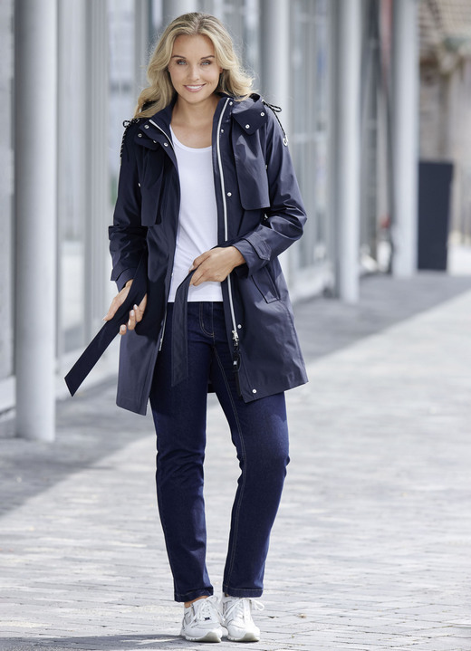 Lang - Funktions-Trenchcoat mit Gürtel Ansicht 5 Lang - Funktions-Trenchcoat mit Gürtel, in Größe 034 bis 052, in Farbe NACHTBLAU Ansicht 5