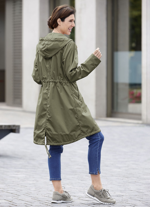 Damenmode - Kurzmantel mit fester Kapuze Damenmode - Kurzmantel mit fester Kapuze, in Größe 036 bis 054, in Farbe OLIV
