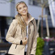 Kurz - Funktionsjacke von LPO – Farbe BEIGE – Ansicht 2 Kurz - Funktionsjacke von LPO, in Größe 036 bis 052, in Farbe BEIGE – Farbe BEIGE – Ansicht 2