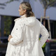 Lang - Funktions-Longjacke mit silberfarbenen Paspelierungen – Farbe CREME – Ansicht 2 Lang - Funktions-Longjacke mit silberfarbenen Paspelierungen, in Größe 038 bis 054, in Farbe CREME – Farbe CREME – Ansicht 2