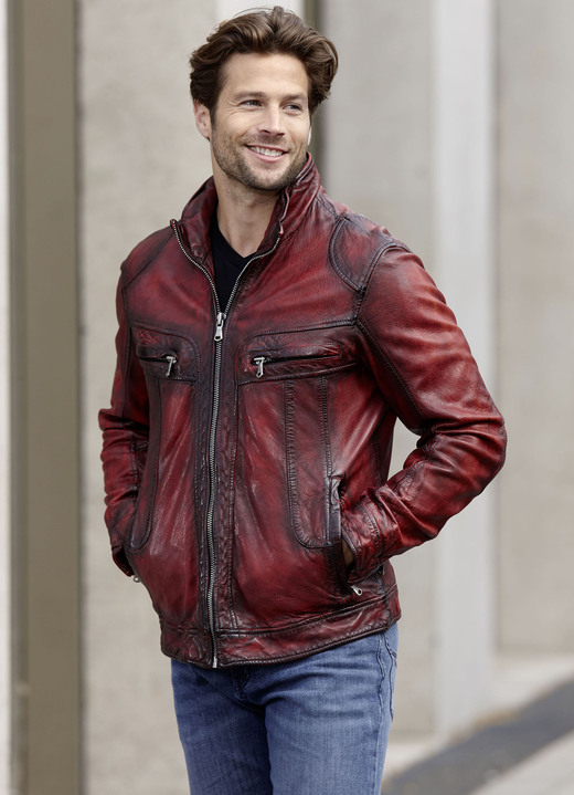 Lederjacken - Lederkurzjacke mit Brusttaschen, in Größe 046 bis 062, in Farbe ANTIK DUNKELROT Ansicht 2