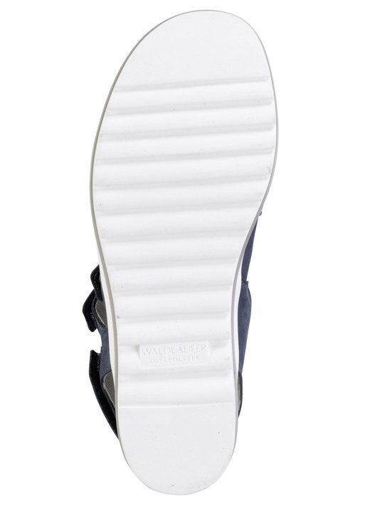 Sandaletten & Pantoletten - Waldläufer, bequeme Damen-Sandalen, Weite H, mit herausnehmbarem Fußbett, in Größe 3 1/2 bis 8, in Farbe JEANSBLAU Ansicht 3