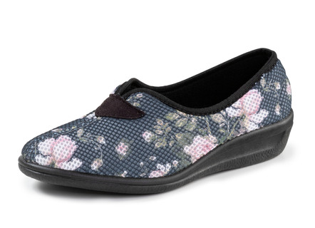 Hausschuh aus weichem, floral bedrucktem Meshmaterial