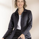 Freizeitanzüge - Sportjacke von „LPO“ – Farbe SCHWARZ MIT PRÄGEDRUCK – Ansicht 1 Freizeitanzüge - Sportjacke von „LPO“, in Größe 036 bis 046, in Farbe SCHWARZ MIT PRÄGEDRUCK – Farbe SCHWARZ MIT PRÄGEDRUCK – Ansicht 1
