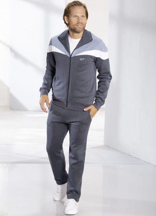 Freizeitanzüge - Freizeitanzug mit Seitentaschen, in Größe 024 bis 062, in Farbe JEANSBLAU-HELLBLAU MELIERT Ansicht 2