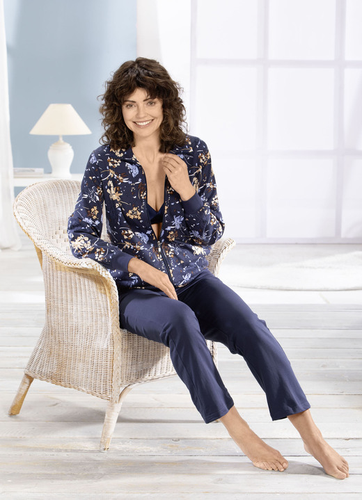 Damenmode - Hausanzug mit Blumen-Blätter-Druck, in Größe 018 bis 052, in Farbe MARINE-BRAUN-HELLBLAU-BUNT Ansicht 2
