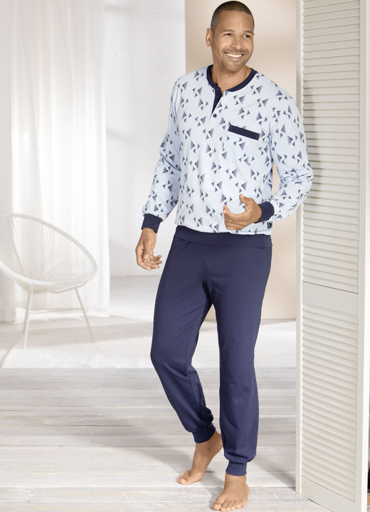 Schlafanzüge - Zweierpack Schlafanzüge mit Knopfleiste und Bündchenabschlüssen, in Größe 046 bis 062, in Farbe 1X ECRU-GRAFIT, 1X BLEU-MARINE Ansicht 4