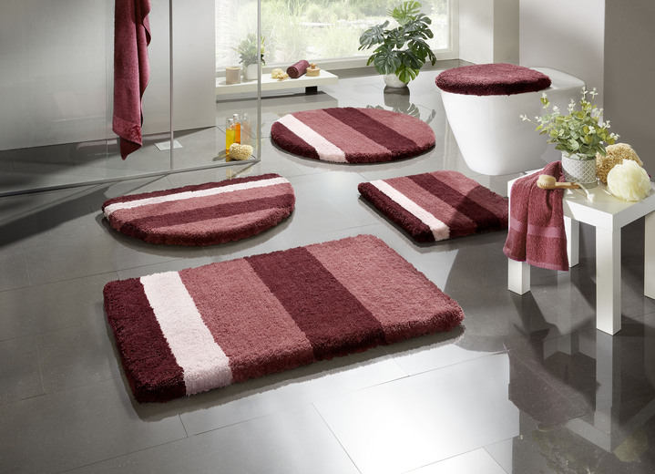 Kleine Wolke - Badganitur von Kleine Wolke, in Größe 100 (Vorleger halbrund, 50/ 80 cm) bis 112 (WC-Deckelbezug, 47/ 50 cm), in Farbe BLAU Ansicht 2