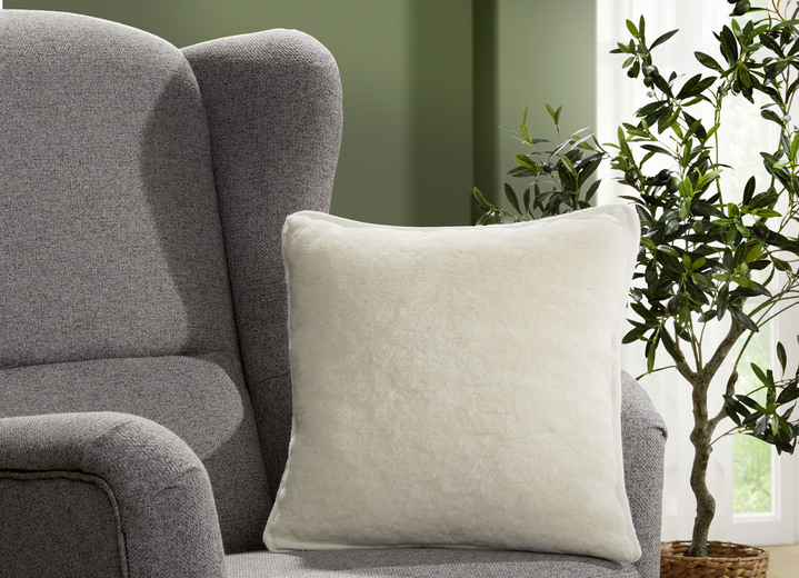 Decken - Webpelzdecke und Kissenbezug aus Alpakawolle, in Größe 215 (Webpelzdecke, 140x200 cm) bis 905 (Kissenbezug, 40x 40 cm), in Farbe NATUR Ansicht 1