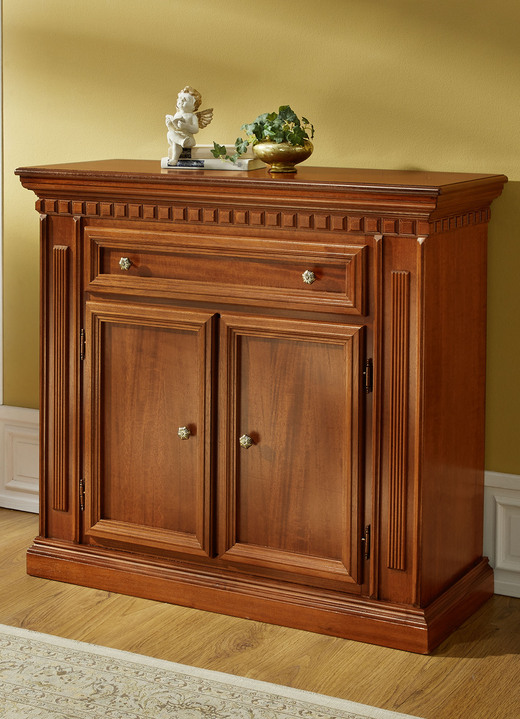 Kommoden - Hochwertige und stilsichere Kommoden mit klassisch schönem Flair, in Farbe KIRSCHBAUM, in Ausführung Kommode, 1-türig, schmal Ansicht 5