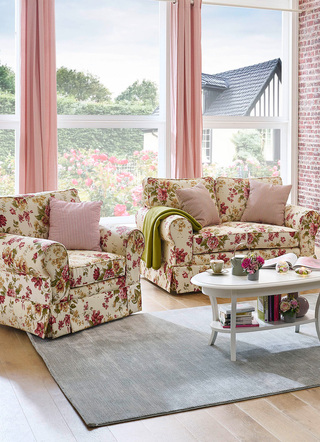 Polstergruppen - Frei im Raum aufstellbare Polstermöbel mit Dekokissen, in Farbe ROT, in Ausführung Zweisitzer – Farbe ROT – Ansicht 