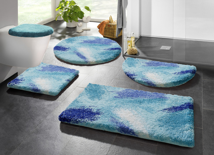 Grund - Badgarnitur in Supersoft-Qualität von Grund, in Größe 100 (Vorleger halbrund, 50/ 80 cm) bis 112 (WC-Deckelbezug, 47/ 50 cm), in Farbe BLAU Ansicht 1