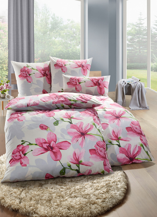 Bettwäschegarnituren - Bettwäsche-Garnitur mit opulentem Magnolien-Dessin, in Größe 111 (40/80 cm + 135/200 cm) bis 115 (80/80 cm + 155/220 cm), in Farbe MULTICOLOR