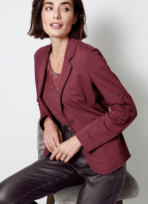 Blazer - Blazer mit hübscher Stickerei, in Größe 038 bis 052, in Farbe WEINROT Ansicht 2