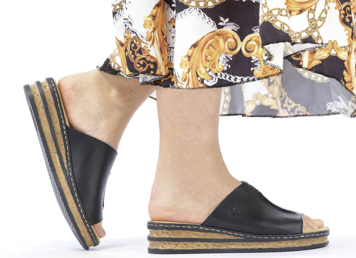 Sandaletten & Pantoletten - Rieker, klassische Damen-Pantoletten, aus Synthetik, in Größe 036 bis 042, in Farbe SCHWARZ Ansicht 5