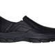 Slipper & Schnürschuhe - SKECHERS, bequeme Herren-Slipper, mit geformter Slip-Ins Fersenplatte, in Größe 040 bis 046, in Farbe SCHWARZ – Farbe SCHWARZ – Ansicht 4