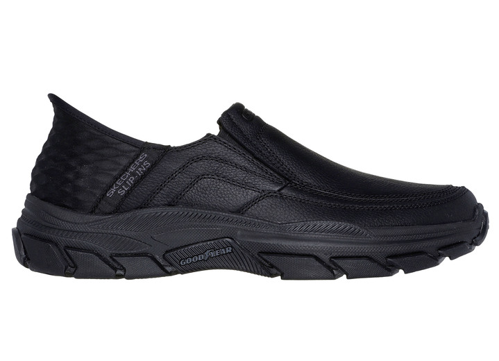 Slipper & Schnürschuhe - SKECHERS, bequeme Herren-Slipper, mit geformter Slip-Ins Fersenplatte, in Größe 040 bis 046, in Farbe SCHWARZ Ansicht 4