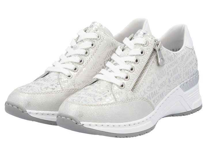 Slipper & Schnürschuhe - Rieker Schnür-Sneaker aus bedrucktem Synthetikmaterial, in Größe 036 bis 042, in Farbe HELLGRAU-SILBER Ansicht 4