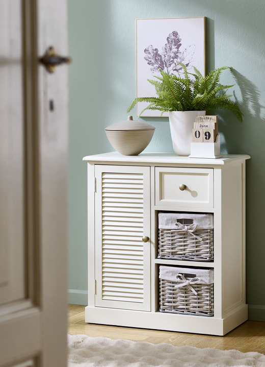 Landhausmöbel - Teilmassive Kommode im Landhausstil, in Farbe WEISS, in Ausführung Kommode, 1-türig, 3 Körbe Ansicht 2