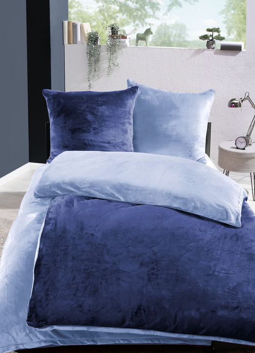 Bettwäschegarnituren - Kuschelig weiche Wendebettwäsche-Garnitur mit Cashmere Touch, in Farbe BLAU-NAVY Ansicht 1