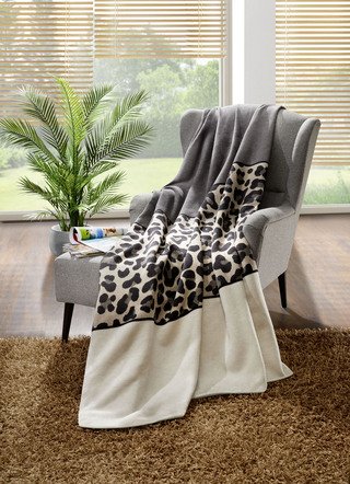 Schlafdecke im trendigen Leo-Dessin