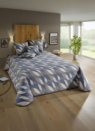 Tagesdecke und Kissenbezüge in Jacquard-Qualität