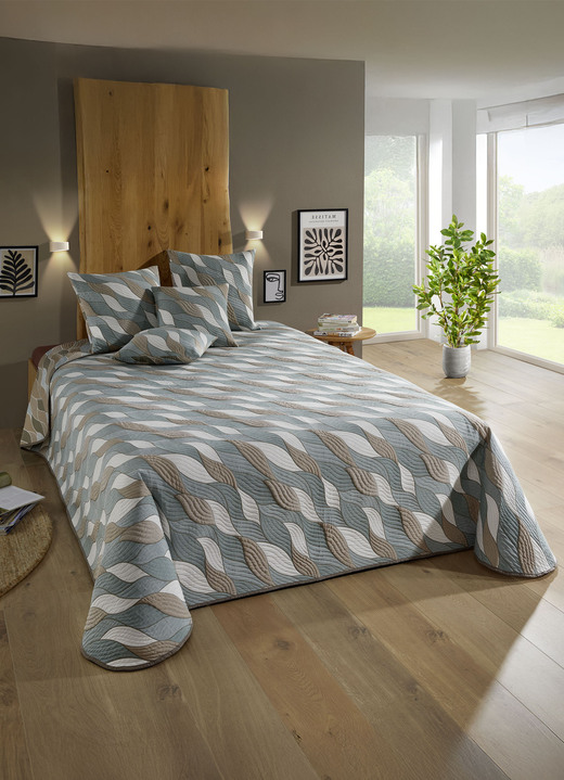 Tagesdecken - Tagesdecke und Kissenbezüge in Jacquard-Qualität, in Größe 873 (Einzelbett, 135x210 cm) bis 924 (2 Kissenbezüge, 50x 50 cm), in Farbe GRÜN Ansicht 1