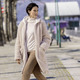 Wintermäntel - Wende-Kurzmantel im Oversized-Look – Farbe CREME – Ansicht 6 Wintermäntel - Wende-Kurzmantel im Oversized-Look, in Größe 034 bis 052, in Farbe CREME – Farbe CREME – Ansicht 6