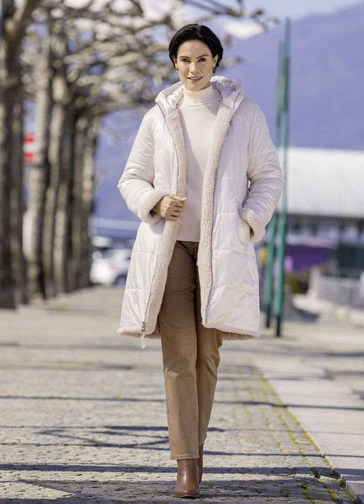 Wintermäntel - Wende-Kurzmantel im Oversized-Look Ansicht 5 Wintermäntel - Wende-Kurzmantel im Oversized-Look, in Größe 034 bis 052, in Farbe CREME Ansicht 5