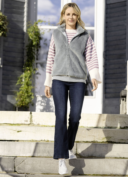 Basics - Weste aus flauschigem Kunstfell, in Größe 036 bis 052, in Farbe GRAU Ansicht 4