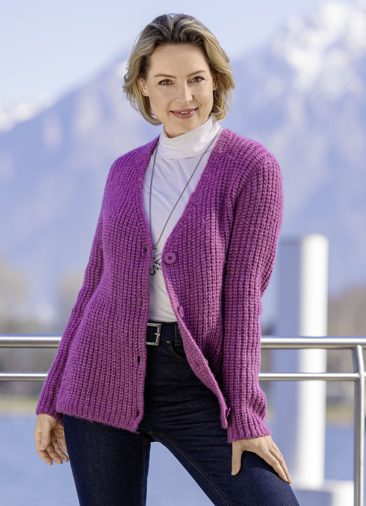 Basics - Strickjacke in superflauschigem Grobstrick, in Größe L(44/46) bis XXL(52/54), in Farbe BEERE MELIERT Ansicht 3