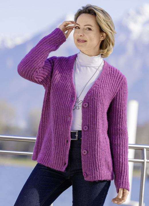 Basics - Strickjacke in superflauschigem Grobstrick Basics - Strickjacke in superflauschigem Grobstrick, in Größe L(44/46) bis XXL(52/54), in Farbe BEERE MELIERT