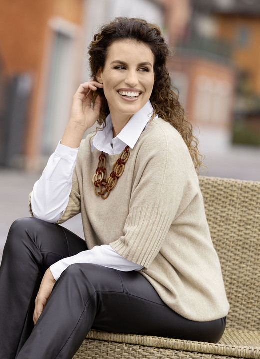 Basics - Pullover in sehr weicher Qualität, in Größe L(44/46) bis XS(32/34), in Farbe BEIGE MELIERT Ansicht 2