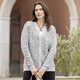 Strickjacken - Strickjacke mit Tierfellmuster – Farbe GRAU-HELLGRAU – Ansicht 1 Strickjacken - Strickjacke mit Tierfellmuster, in Größe 036 bis 052, in Farbe GRAU-HELLGRAU – Farbe GRAU-HELLGRAU – Ansicht 1