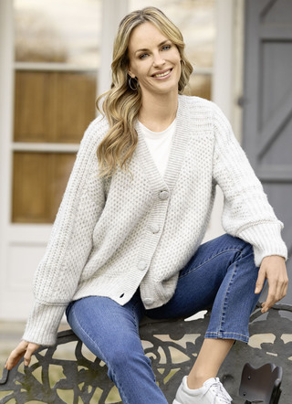 Strickjacke in Grobstrick