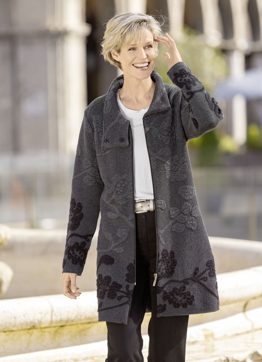 Strickjacken - Long-Strickjacke mit Cloqué-Effekten Ansicht 3 Strickjacken - Long-Strickjacke mit Cloqué-Effekten, in Größe 038 bis 054, in Farbe ANTHRAZIT-SCHWARZ Ansicht 3